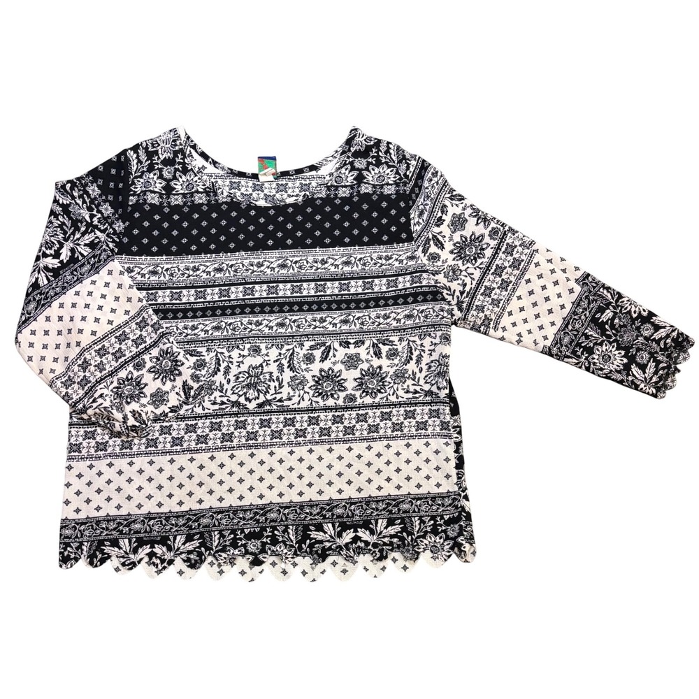 Black & White Floral Print Long Sleeve Top‎ with Scalloped Hem